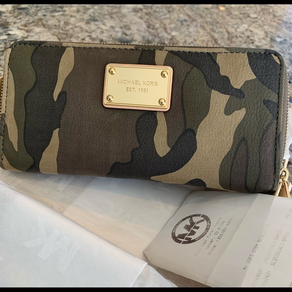 NWT Michael Kors camo wallet purchase date 7/22/2010